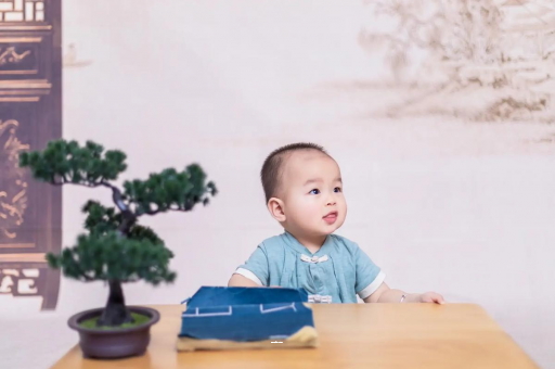 武穴宝宝抓周必备8件物品 武穴宝宝抓周必备8件物品